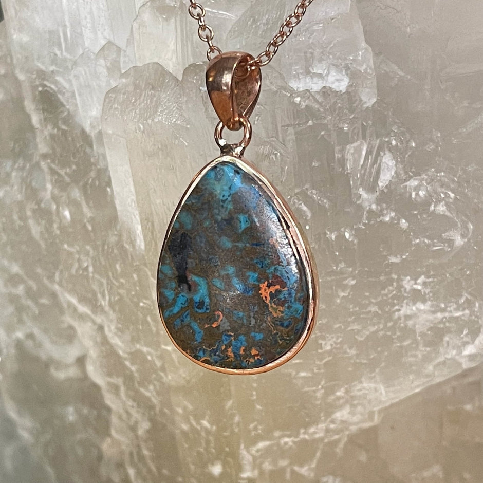 Azurite: A Powerful Healing Crystal for Courage and Protection - Healing Stone Beings