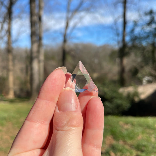 Quartz Channeling Triangle - Healing Stone Beings