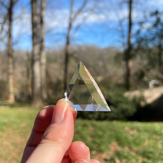 Quartz Channeling Triangle - Healing Stone Beings